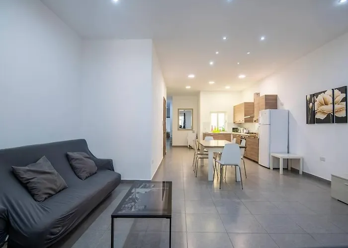 Modern & Spacious Near Valletta