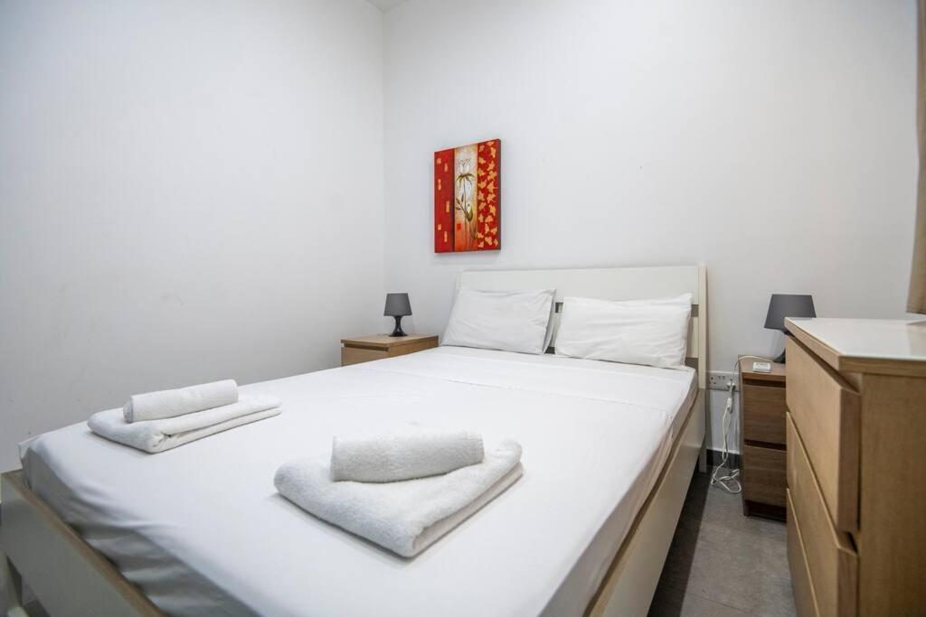 Modern & Spacious Near Valletta Apartment *