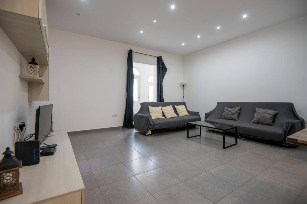 Modern & Spacious Near Valletta Apartment Sliema