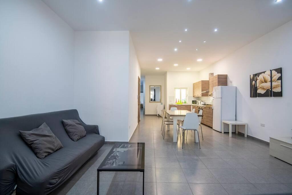 Modern & Spacious Near Valletta