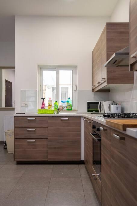 Modern & Spacious Near Valletta Apartment *